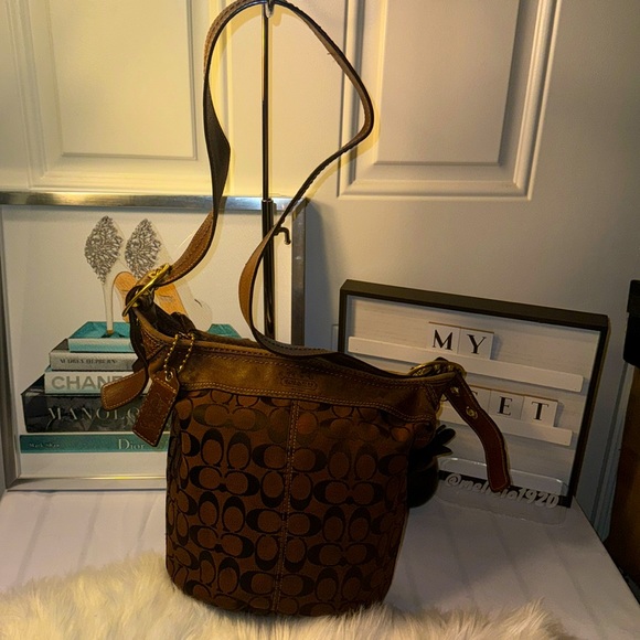 Coach Handbags - Coach Purse Shoulder Bag Medium Size Brown adjustable strap vintage GUC